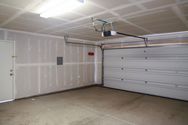 2035 W Chianti Way, Hanford, CA 93230