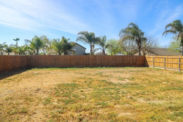 2035 W Chianti Way, Hanford, CA 93230