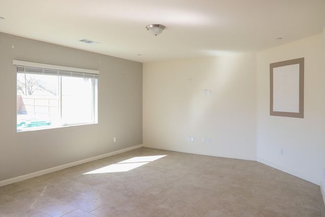 2035 W Chianti Way, Hanford, CA 93230