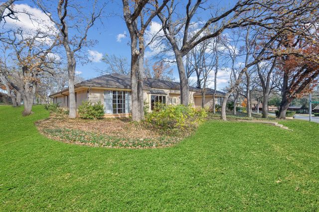 5021 Sugar Lake Road, Fort Worth, TX 76103