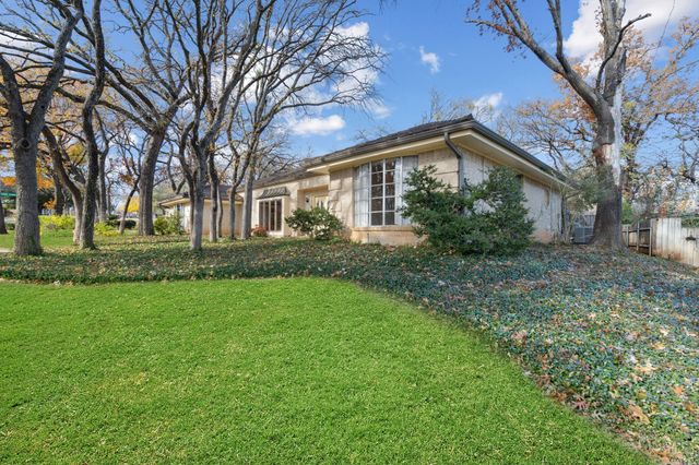 5021 Sugar Lake Road, Fort Worth, TX 76103