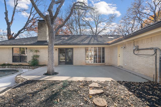 5021 Sugar Lake Road, Fort Worth, TX 76103