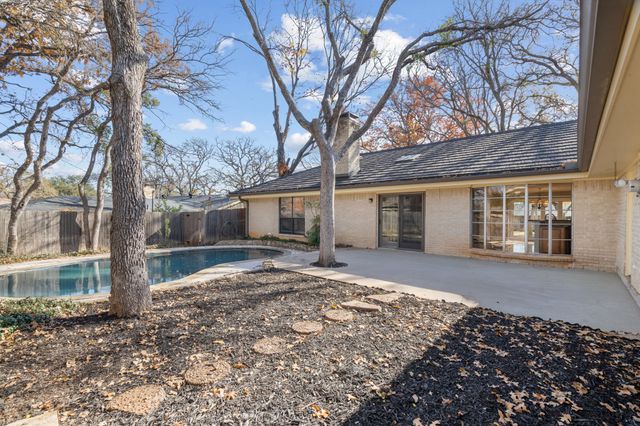 5021 Sugar Lake Road, Fort Worth, TX 76103