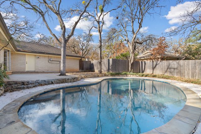 5021 Sugar Lake Road, Fort Worth, TX 76103