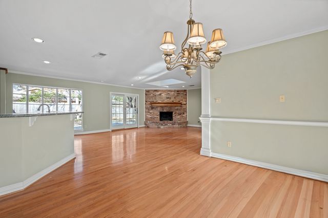 5021 Sugar Lake Road, Fort Worth, TX 76103