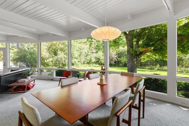 11400 N Mulberry DRIVE, Mequon, WI 53092