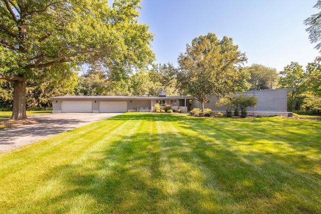 11400 N Mulberry DRIVE, Mequon, WI 53092