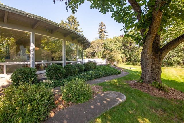 11400 N Mulberry DRIVE, Mequon, WI 53092