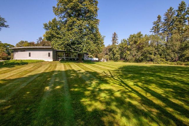 11400 N Mulberry DRIVE, Mequon, WI 53092