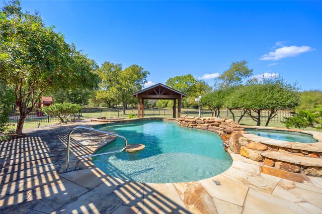 200 Sonora Court, Royse City, TX 75189
