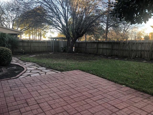 819 Fern Springs Court, Houston, TX 77062