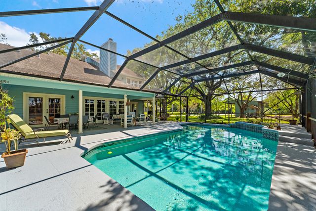 7845 N 167th Ct Court N, Palm Beach Gardens, FL 33418