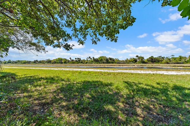 7845 N 167th Ct Court N, Palm Beach Gardens, FL 33418