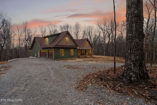 611 Dripping Springs Rd, Monterey, TN 38574