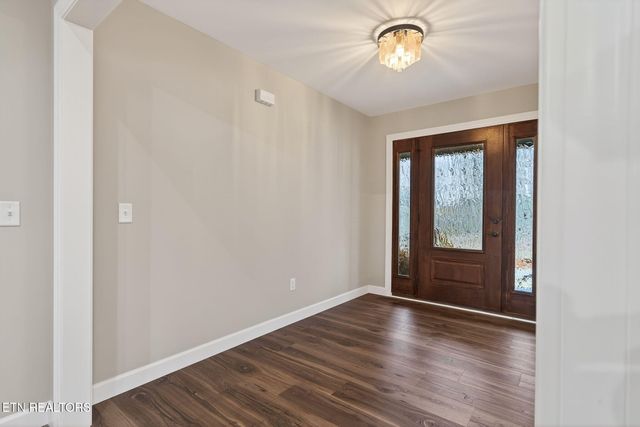 611 Dripping Springs Rd, Monterey, TN 38574