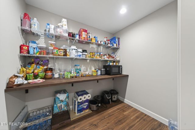 611 Dripping Springs Rd, Monterey, TN 38574