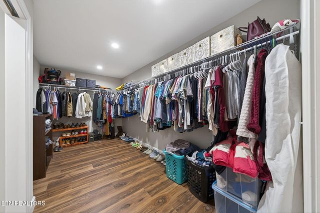 611 Dripping Springs Rd, Monterey, TN 38574