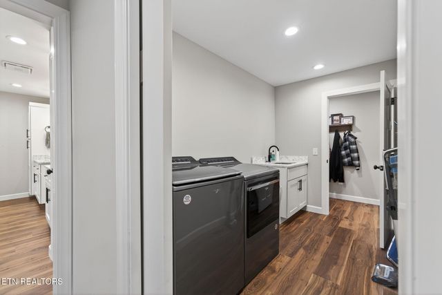 611 Dripping Springs Rd, Monterey, TN 38574