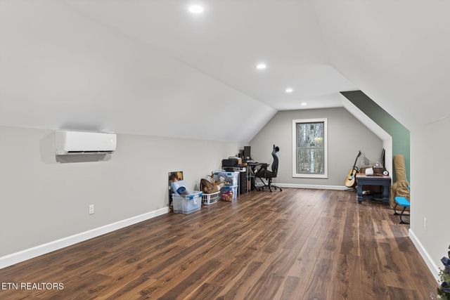 611 Dripping Springs Rd, Monterey, TN 38574