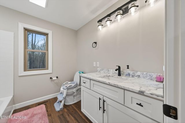 611 Dripping Springs Rd, Monterey, TN 38574