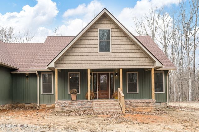 611 Dripping Springs Rd, Monterey, TN 38574