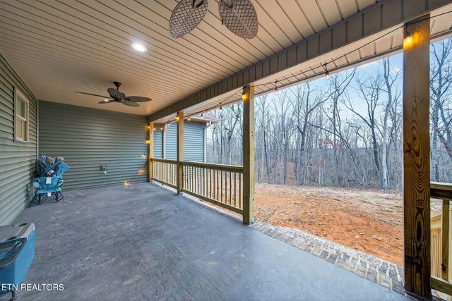 611 Dripping Springs Rd, Monterey, TN 38574