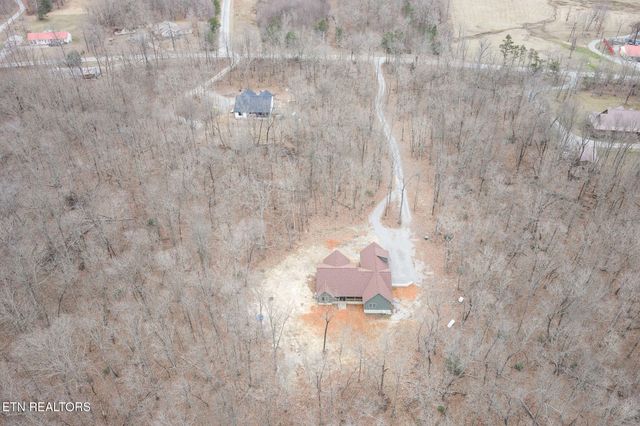 611 Dripping Springs Rd, Monterey, TN 38574