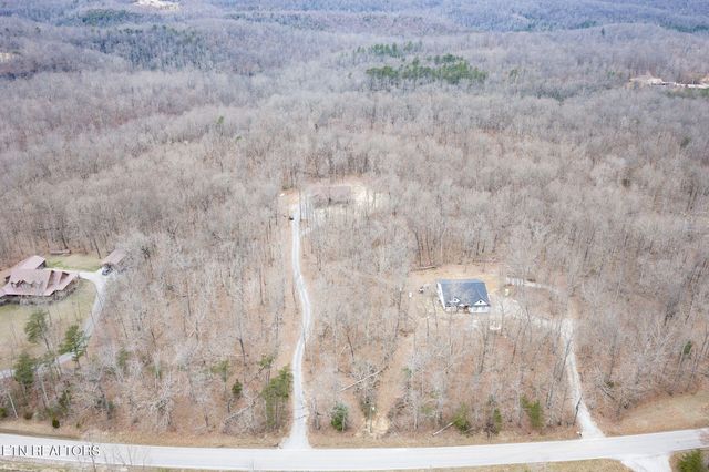 611 Dripping Springs Rd, Monterey, TN 38574