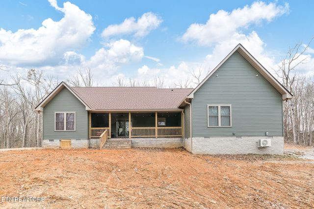 611 Dripping Springs Rd, Monterey, TN 38574