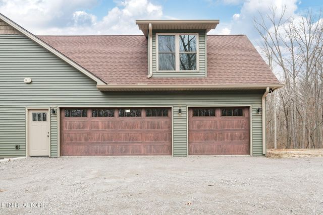 611 Dripping Springs Rd, Monterey, TN 38574