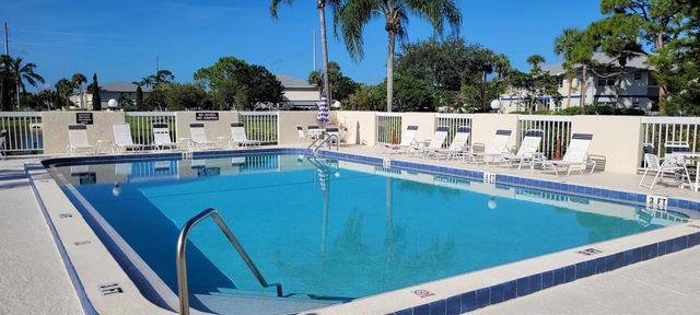 1516 SE Royal Green Circle G-103, Port St. Lucie, FL 34952