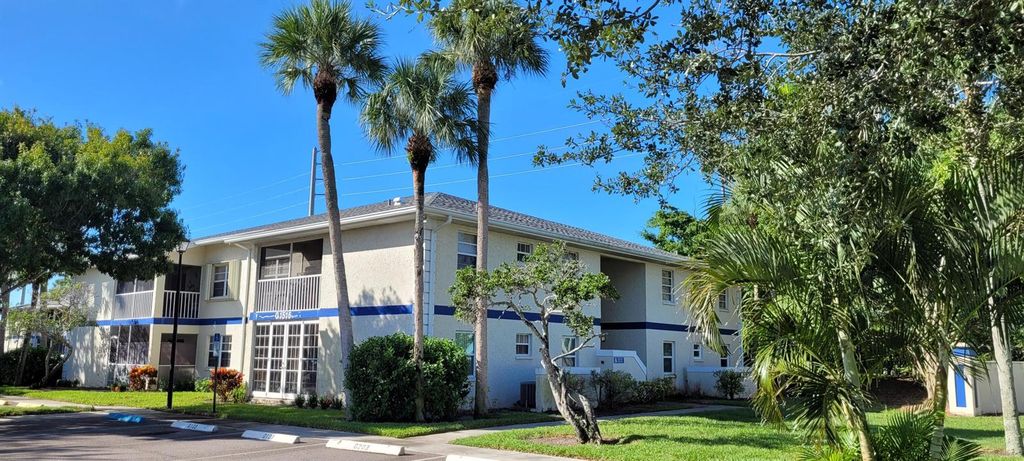 1516 SE Royal Green Circle G-103, Port St. Lucie, FL 34952