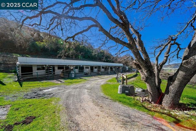 1635 Lower Trail Rd, Clayton, CA 94517