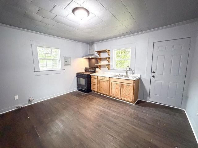38 Flock Avenue, Mobile, AL 36610