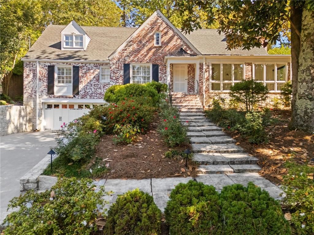 561 Peachtree Battle NW Avenue, Atlanta, GA 30305