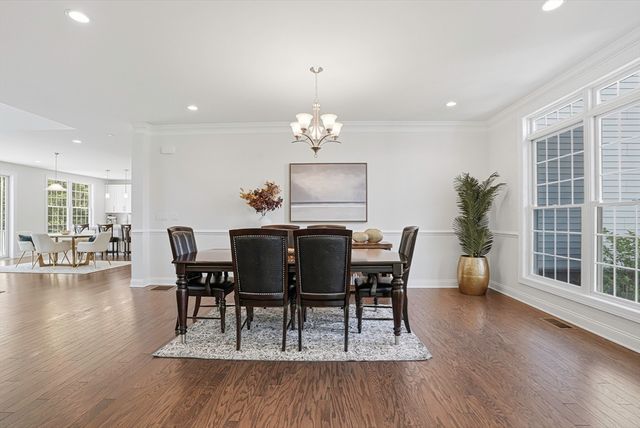 60 Chamberlain Street, Hopkinton, MA 01748