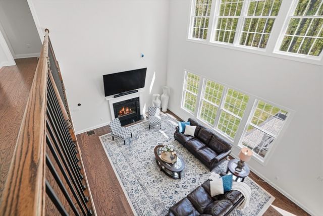 60 Chamberlain Street, Hopkinton, MA 01748