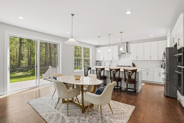 60 Chamberlain Street, Hopkinton, MA 01748