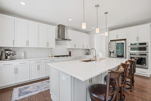 60 Chamberlain Street, Hopkinton, MA 01748