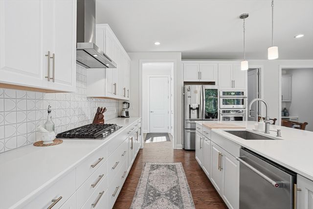60 Chamberlain Street, Hopkinton, MA 01748