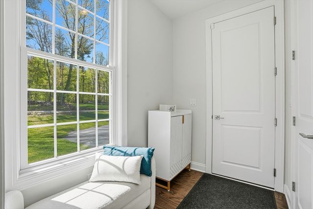 60 Chamberlain Street, Hopkinton, MA 01748