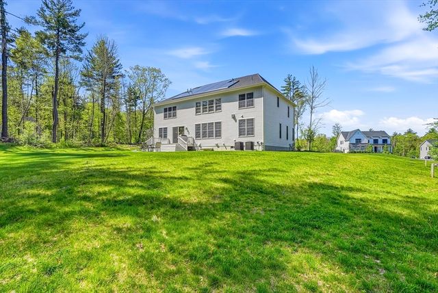 60 Chamberlain Street, Hopkinton, MA 01748