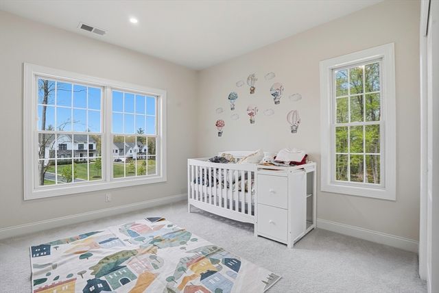 60 Chamberlain Street, Hopkinton, MA 01748