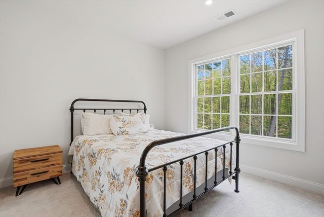 60 Chamberlain Street, Hopkinton, MA 01748