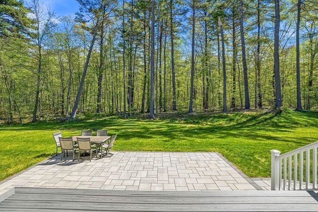 60 Chamberlain Street, Hopkinton, MA 01748