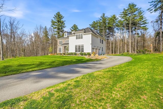 60 Chamberlain Street, Hopkinton, MA 01748