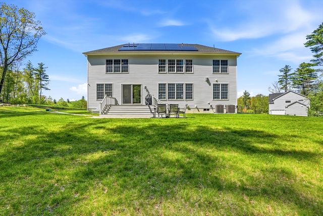 60 Chamberlain Street, Hopkinton, MA 01748