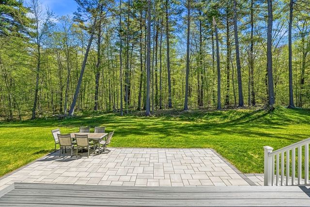 60 Chamberlain Street, Hopkinton, MA 01748