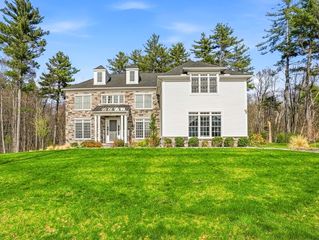 60 Chamberlain Street, Hopkinton, MA 01748