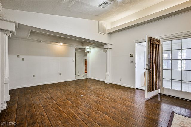 3944 Calle Mirador, Las Vegas, NV 89103